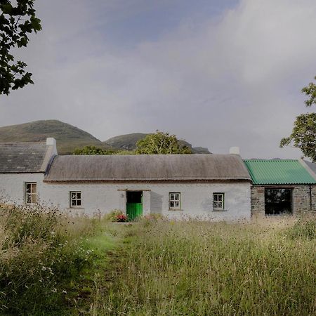 Secluded Thatched Cottage, Near Beaches & Hill Walking Rashenny Eksteriør bilde