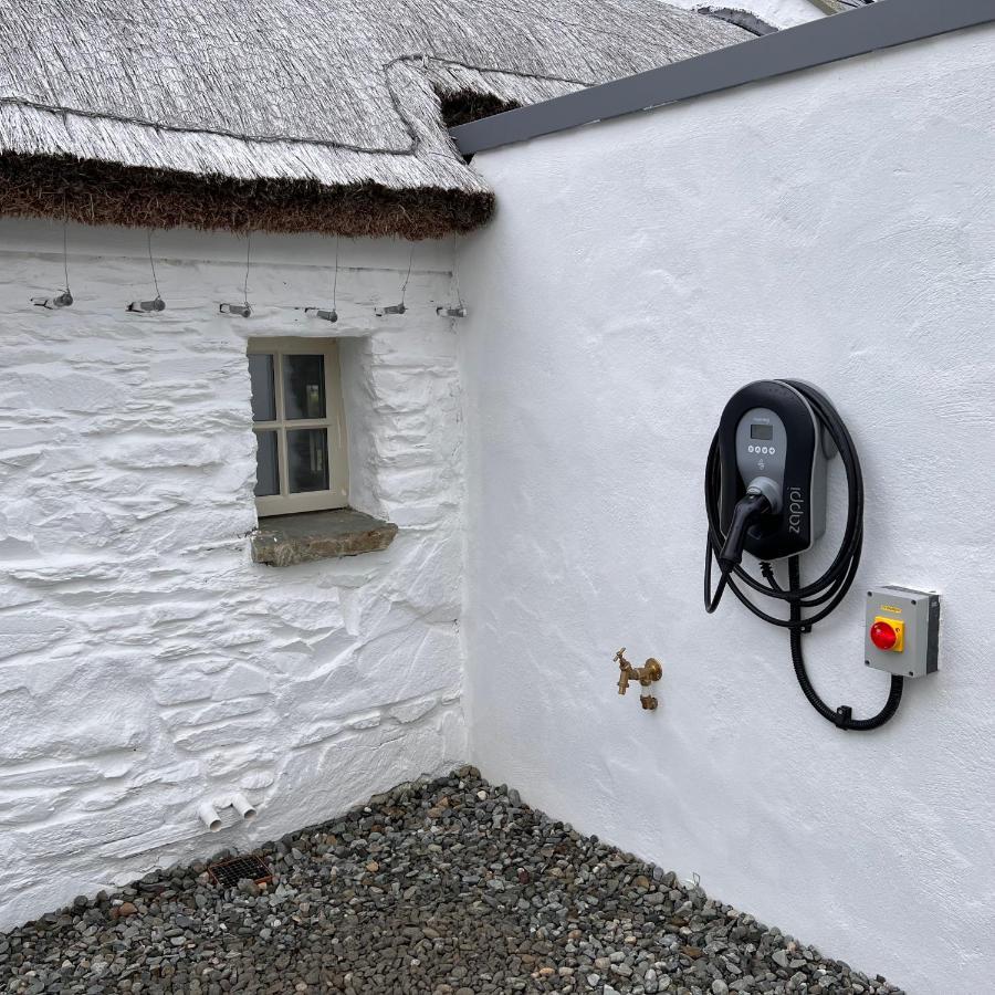 Secluded Thatched Cottage, Near Beaches & Hill Walking Rashenny Eksteriør bilde