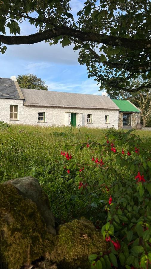 Secluded Thatched Cottage, Near Beaches & Hill Walking Rashenny Eksteriør bilde