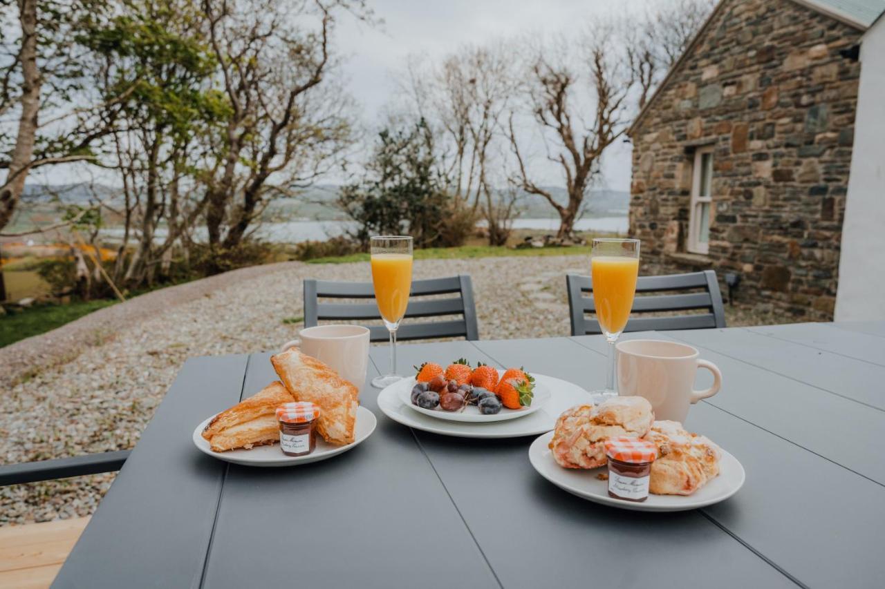Secluded Thatched Cottage, Near Beaches & Hill Walking Rashenny Eksteriør bilde